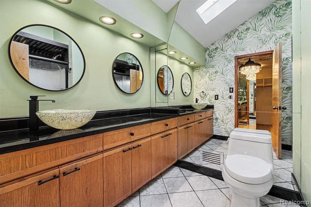 2501 Doleman Drive, West Bloomfield, MI 48324