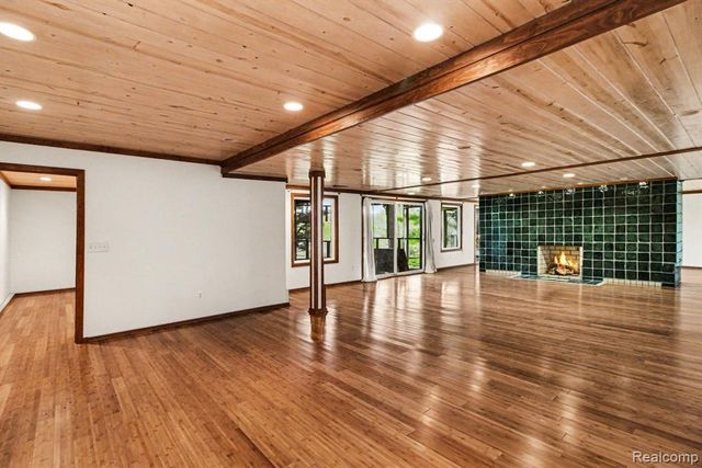 2501 Doleman Drive, West Bloomfield, MI 48324