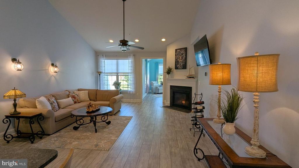 Image 11 of property listing at 802 MOORINGS CIR #21, Stevensville, MD 21666