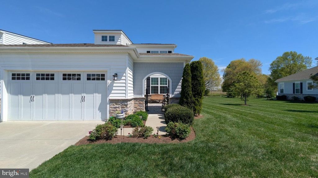 Image 2 of property listing at 802 MOORINGS CIR #21, Stevensville, MD 21666