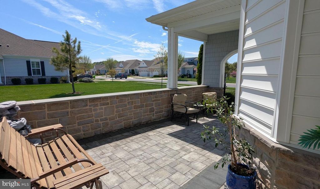 Image 3 of property listing at 802 MOORINGS CIR #21, Stevensville, MD 21666