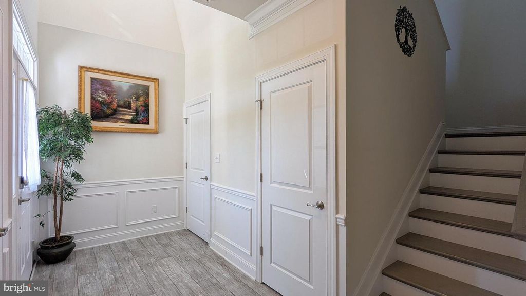 Image 7 of property listing at 802 MOORINGS CIR #21, Stevensville, MD 21666