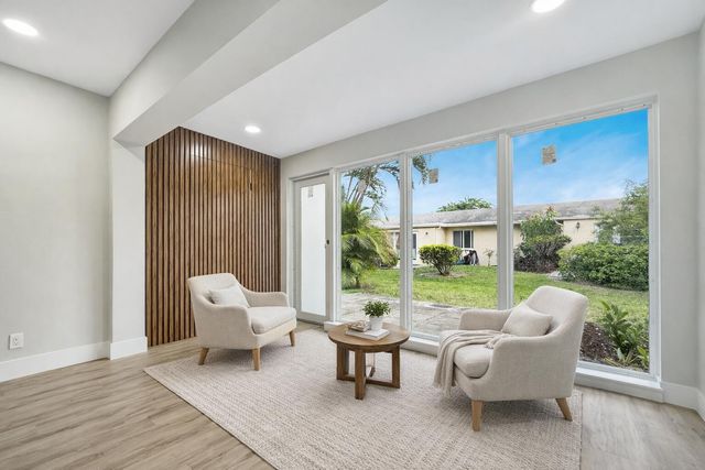 13735 Flora Place C, Delray Beach, FL 33484