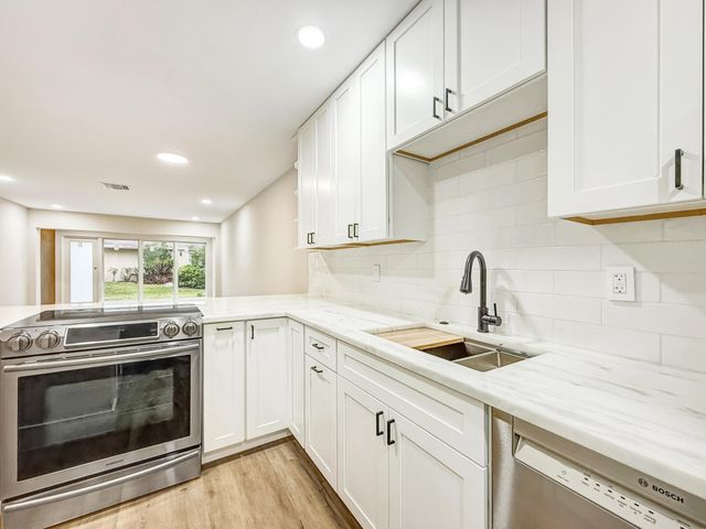 13735 Flora Place C, Delray Beach, FL 33484