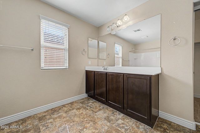 7829 W PIKE Place, Phoenix, AZ 85035