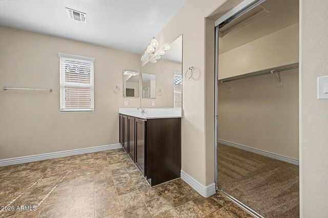 7829 W PIKE Place, Phoenix, AZ 85035