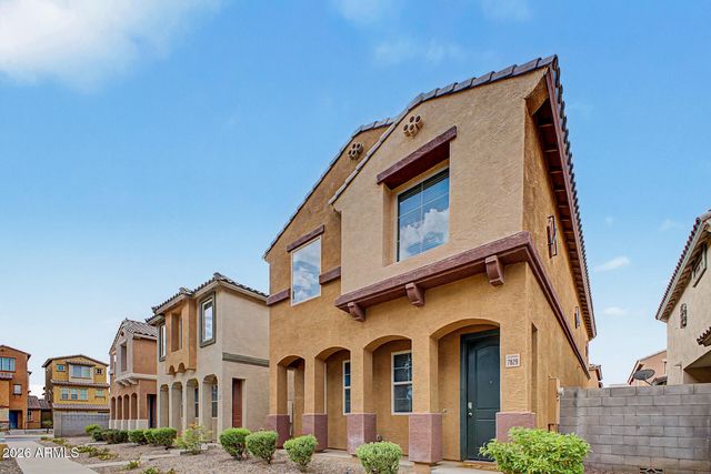7829 W PIKE Place, Phoenix, AZ 85035