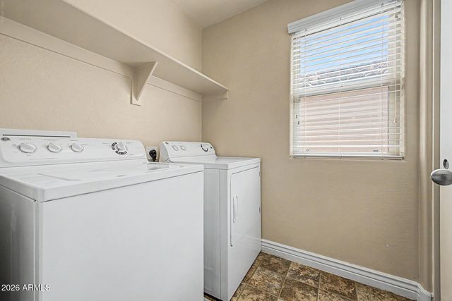 7829 W PIKE Place, Phoenix, AZ 85035