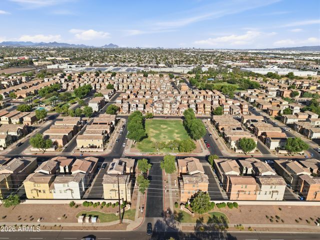 7829 W PIKE Place, Phoenix, AZ 85035