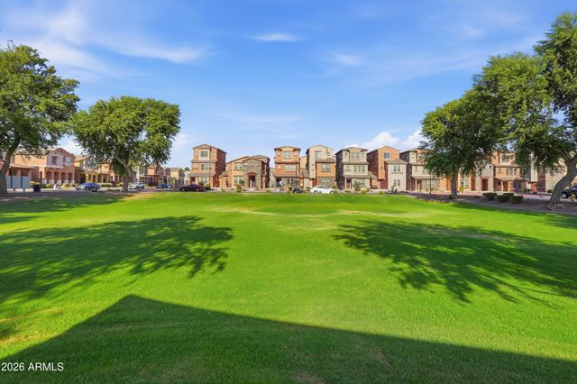 7829 W PIKE Place, Phoenix, AZ 85035