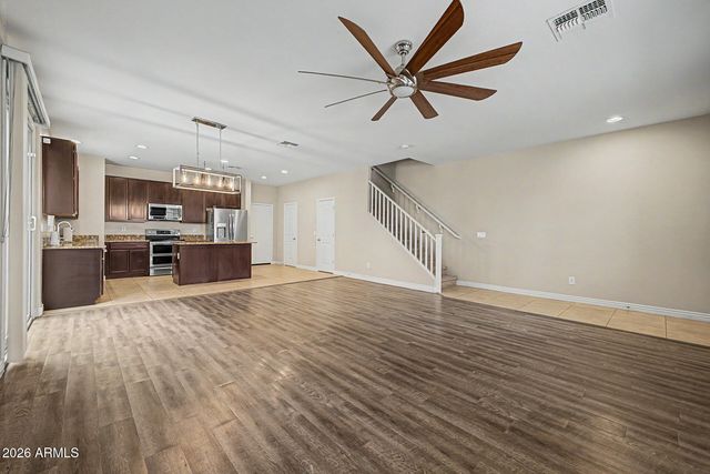 7829 W PIKE Place, Phoenix, AZ 85035