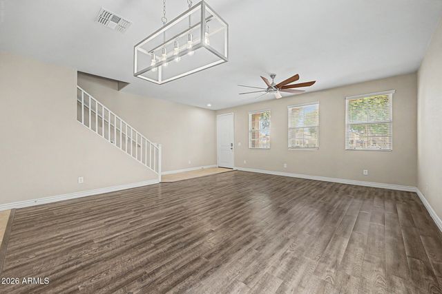 7829 W PIKE Place, Phoenix, AZ 85035