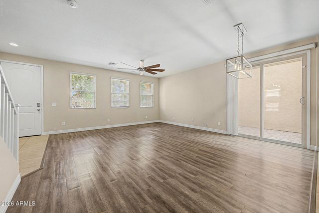 7829 W PIKE Place, Phoenix, AZ 85035
