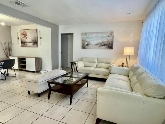 7661 Farragut Street, Hollywood, FL 33024