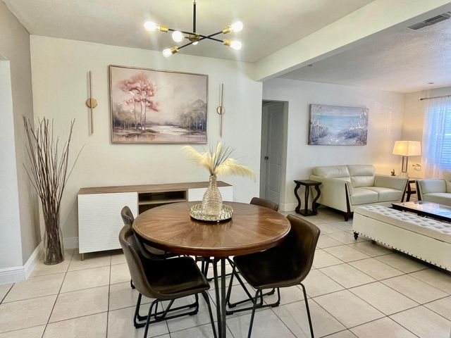 7661 Farragut Street, Hollywood, FL 33024