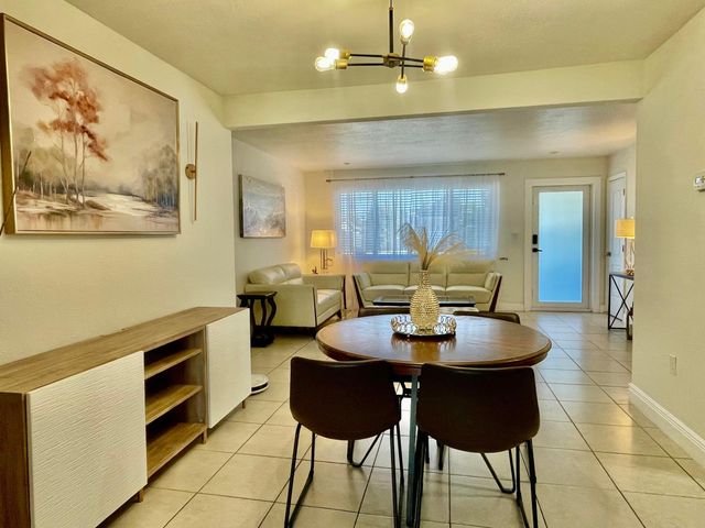 7661 Farragut Street, Hollywood, FL 33024