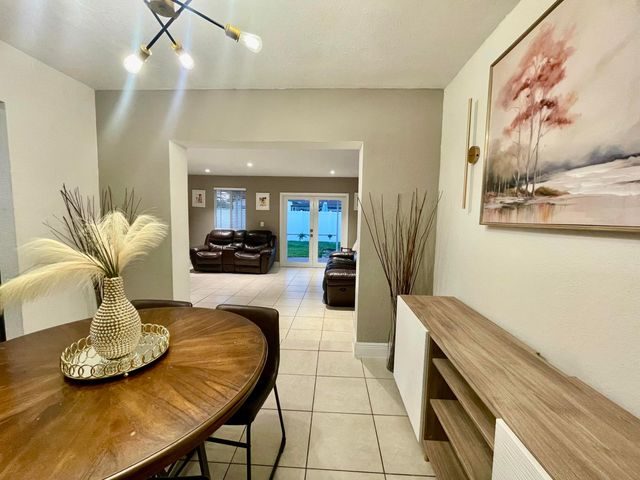 7661 Farragut Street, Hollywood, FL 33024