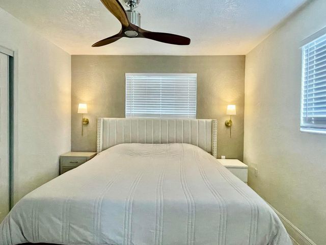 7661 Farragut Street, Hollywood, FL 33024