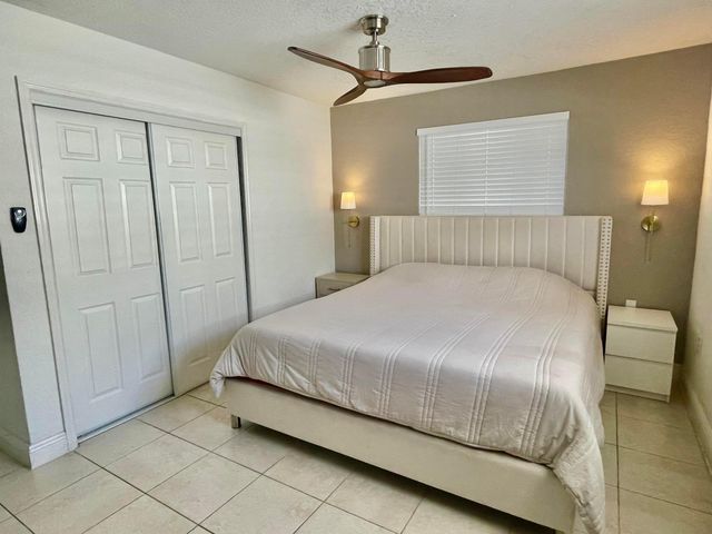 7661 Farragut Street, Hollywood, FL 33024