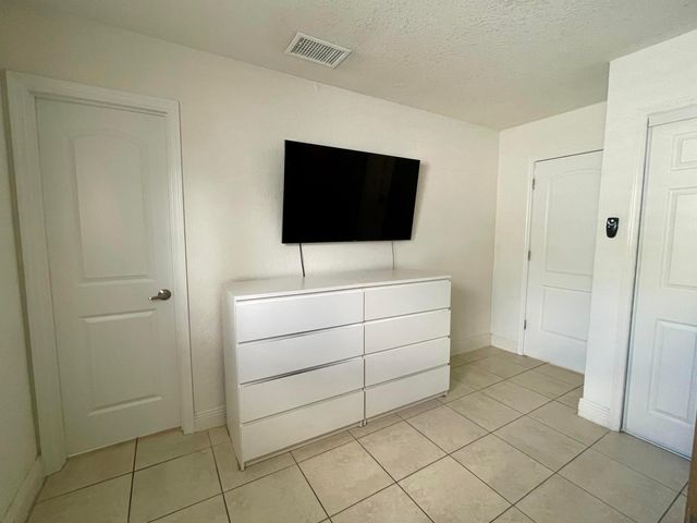 7661 Farragut Street, Hollywood, FL 33024