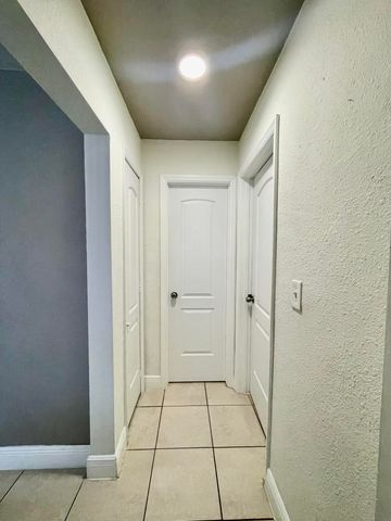 7661 Farragut Street, Hollywood, FL 33024