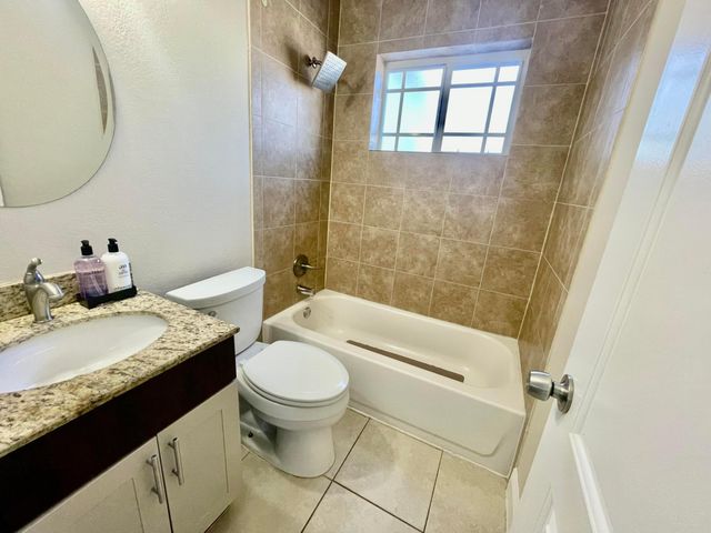 7661 Farragut Street, Hollywood, FL 33024