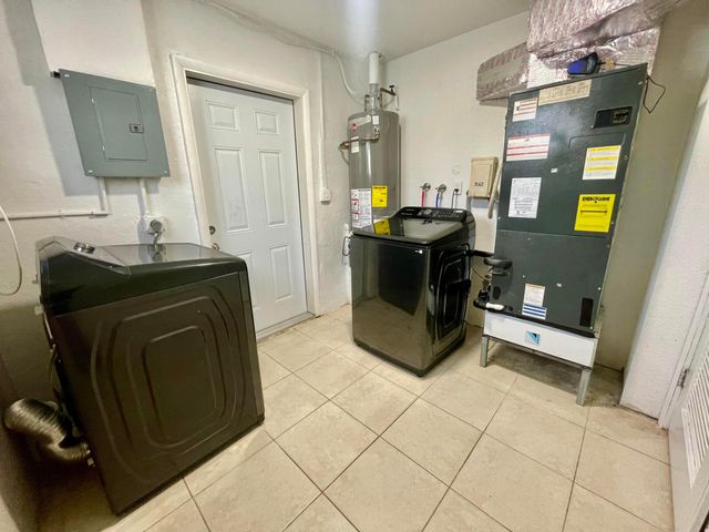 7661 Farragut Street, Hollywood, FL 33024