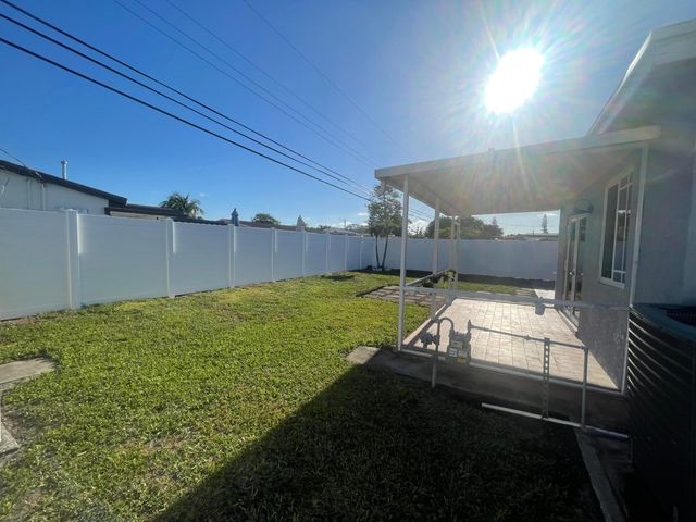 7661 Farragut Street, Hollywood, FL 33024