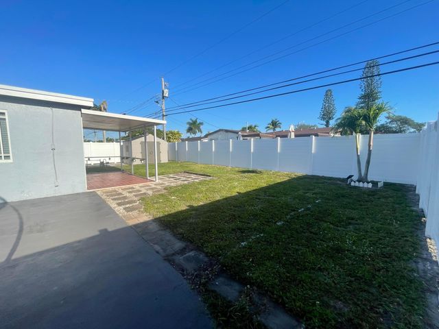 7661 Farragut Street, Hollywood, FL 33024