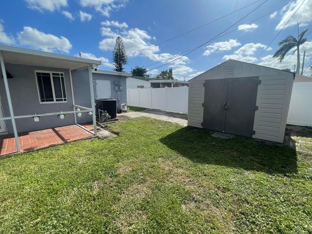 7661 Farragut Street, Hollywood, FL 33024