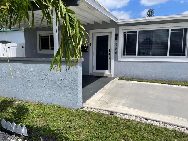 7661 Farragut Street, Hollywood, FL 33024
