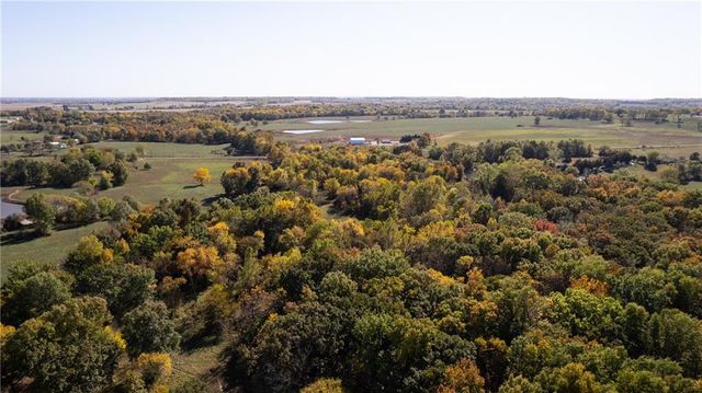 2542 NW State Route 18 Highway, Adrian, MO 64720