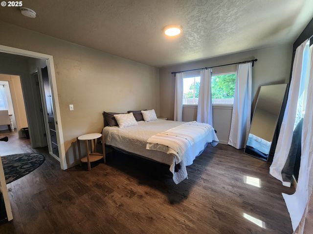 723 W UNION St, Roseburg, OR 97471