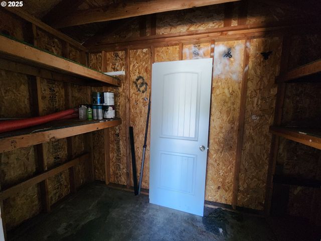 723 W UNION St, Roseburg, OR 97471