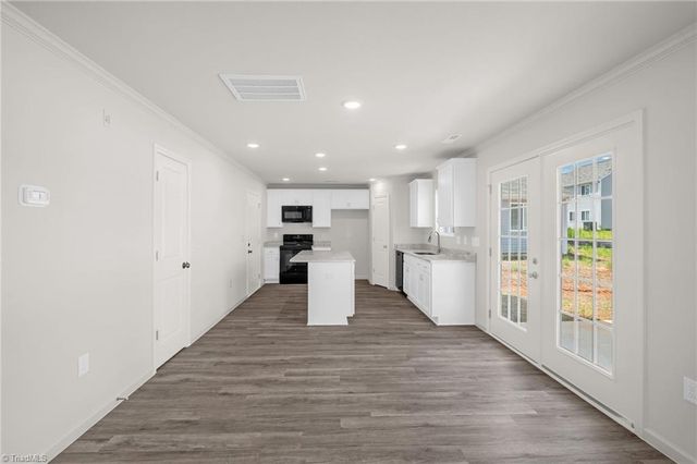 725 Brampton Drive, Mcleansville, NC 27301