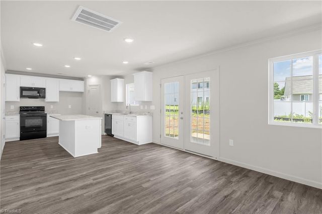 725 Brampton Drive, Mcleansville, NC 27301