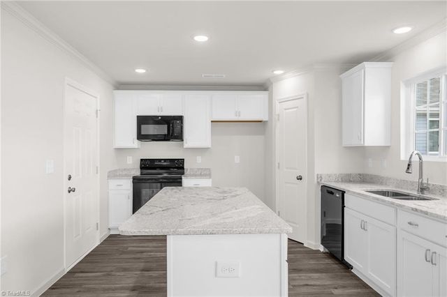 725 Brampton Drive, Mcleansville, NC 27301