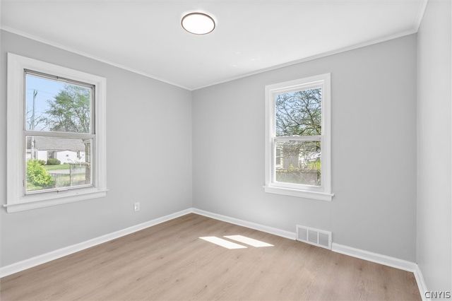 302 Hinsdale Road, Salina, NY 13211