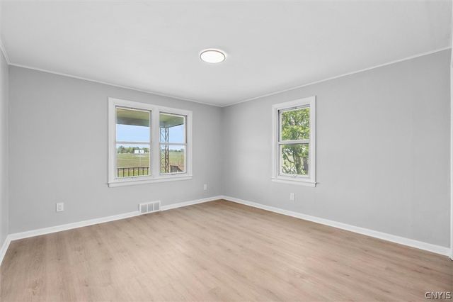 302 Hinsdale Road, Salina, NY 13211