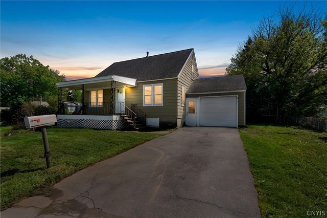 302 Hinsdale Road, Salina, NY 13211