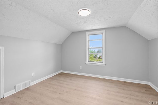 302 Hinsdale Road, Salina, NY 13211