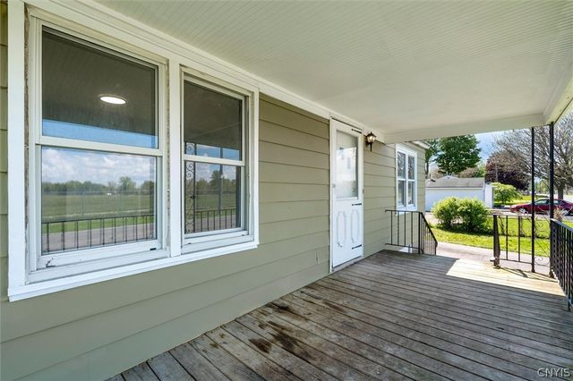 302 Hinsdale Road, Salina, NY 13211