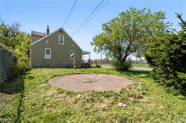 302 Hinsdale Road, Salina, NY 13211