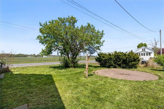 302 Hinsdale Road, Salina, NY 13211