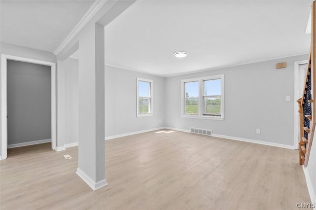 302 Hinsdale Road, Salina, NY 13211