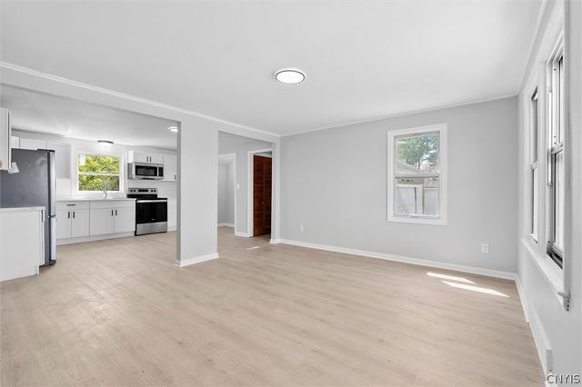 302 Hinsdale Road, Salina, NY 13211