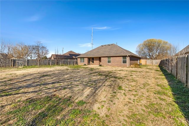 402 SW Milestone Road, Bentonville, AR 72712