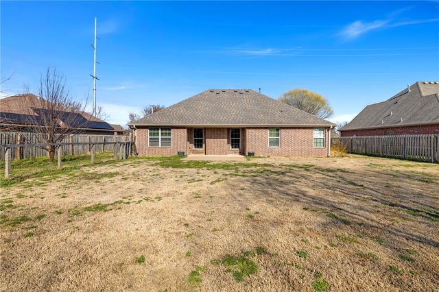 402 SW Milestone Road, Bentonville, AR 72712