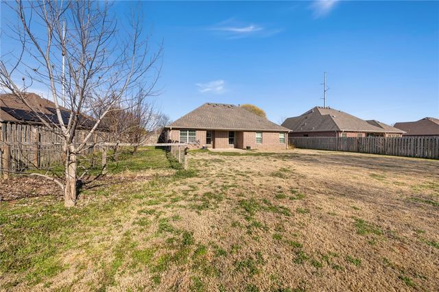 402 SW Milestone Road, Bentonville, AR 72712
