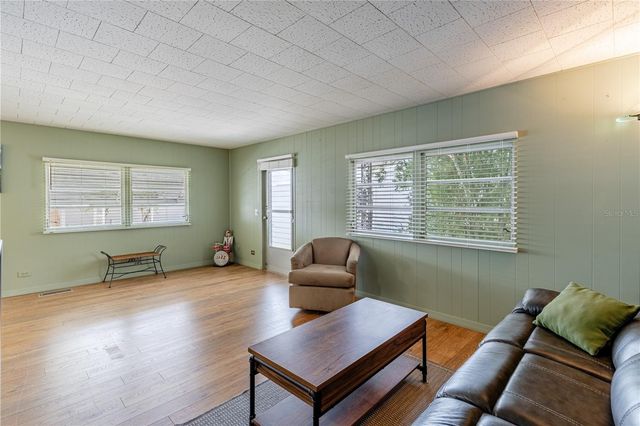 1136 RUE DE DORE, Tavares, FL 32778
